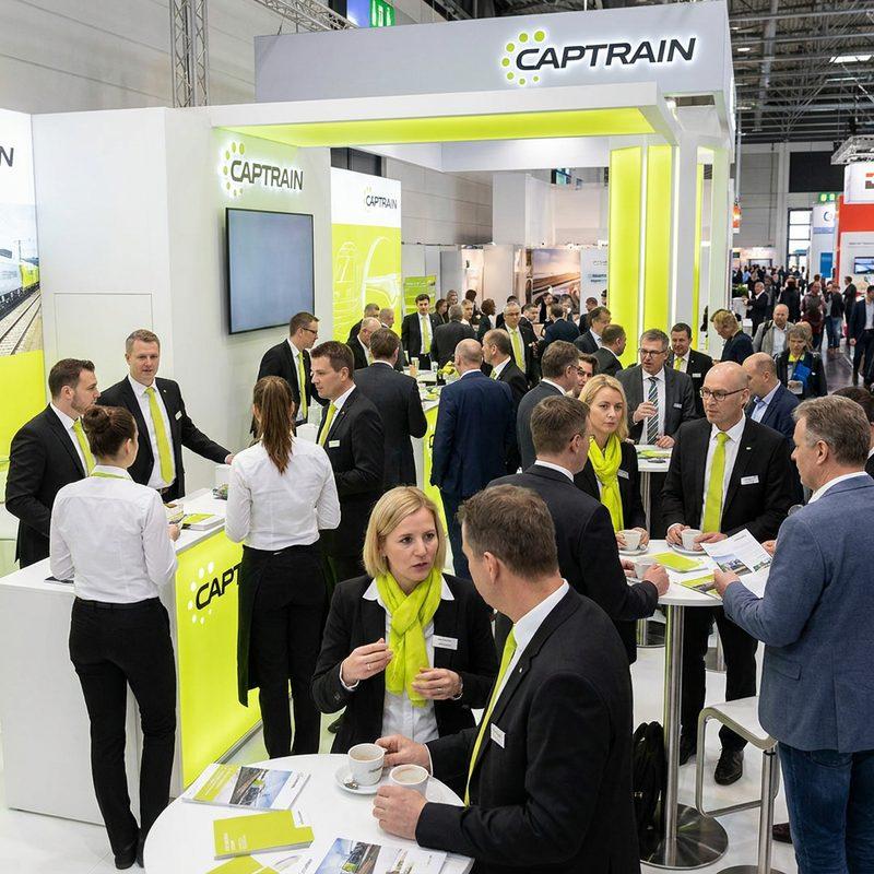 Generiertes Motiv: Messestand mit Besuchern